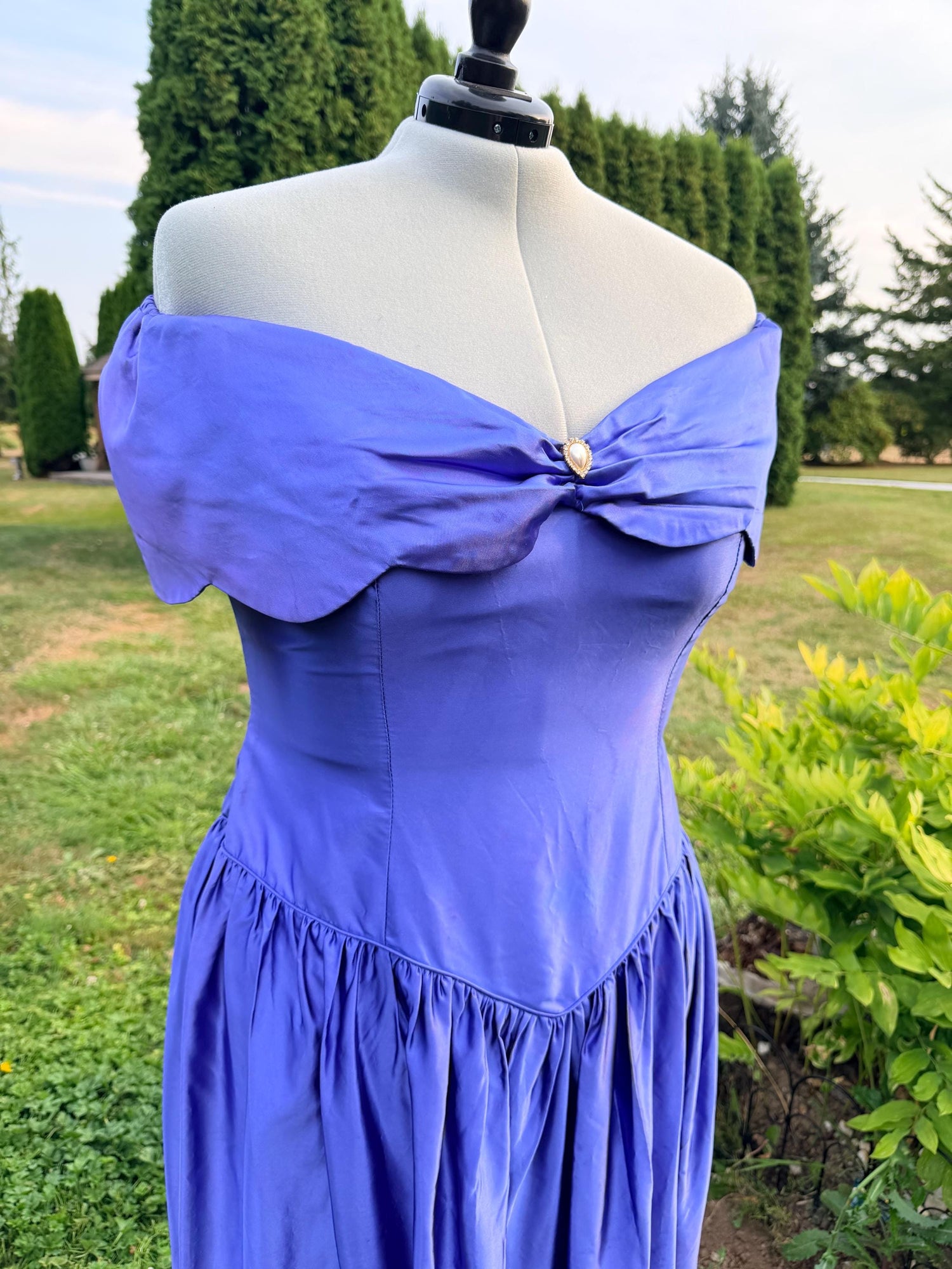 Vintage 1980s Periwinkle Blue Off Shoulder Prom Dress | Plus Size Formal Princess Dress | Basque Waist