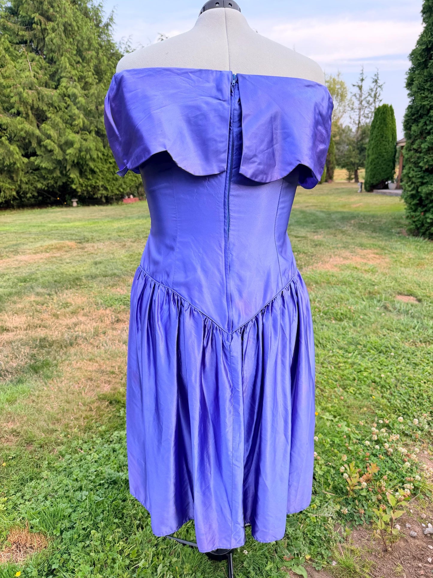 Vintage 1980s Periwinkle Blue Off Shoulder Prom Dress | Plus Size Formal Princess Dress | Basque Waist