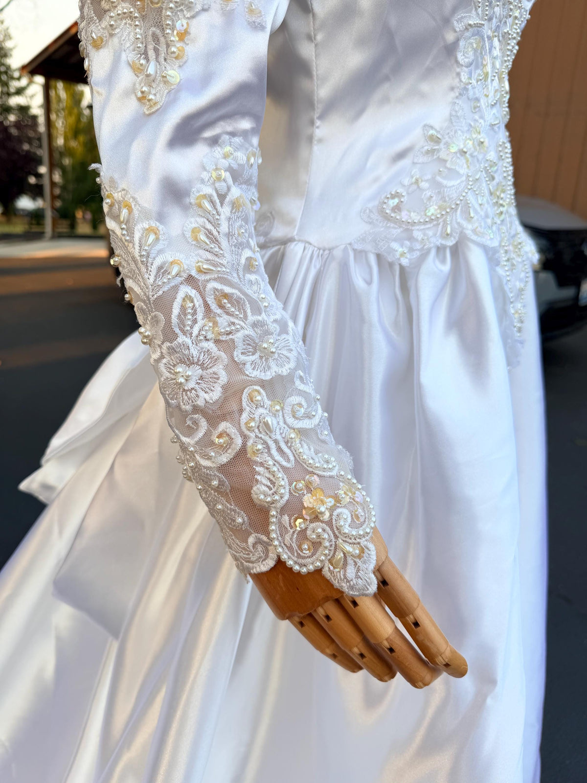 Puff Sleeve Bridal Gown with Beaded Lace Satin Princess Wedding Dress