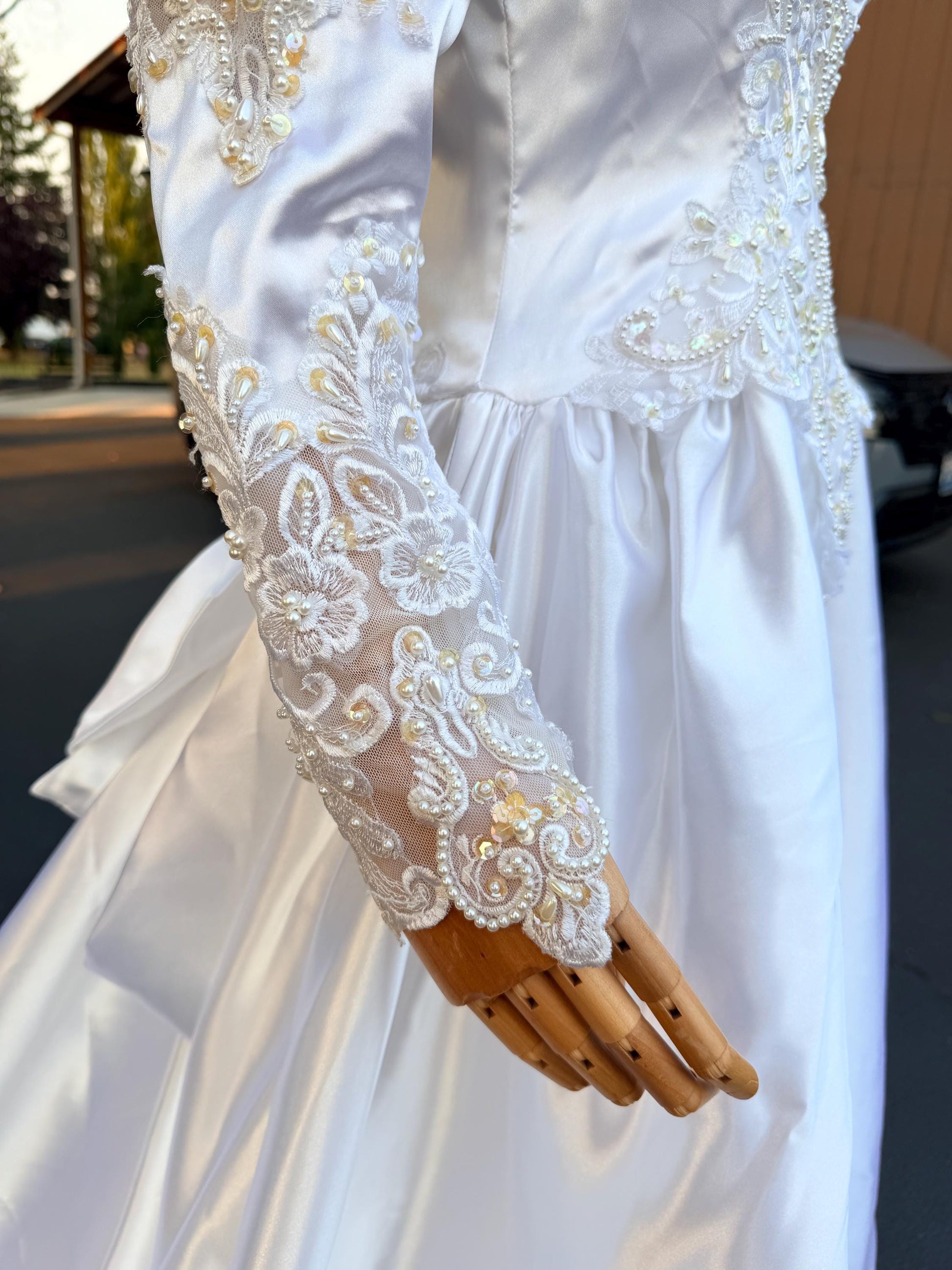 Puff Sleeve Bridal Gown with Beaded Lace Satin Princess Wedding Dress