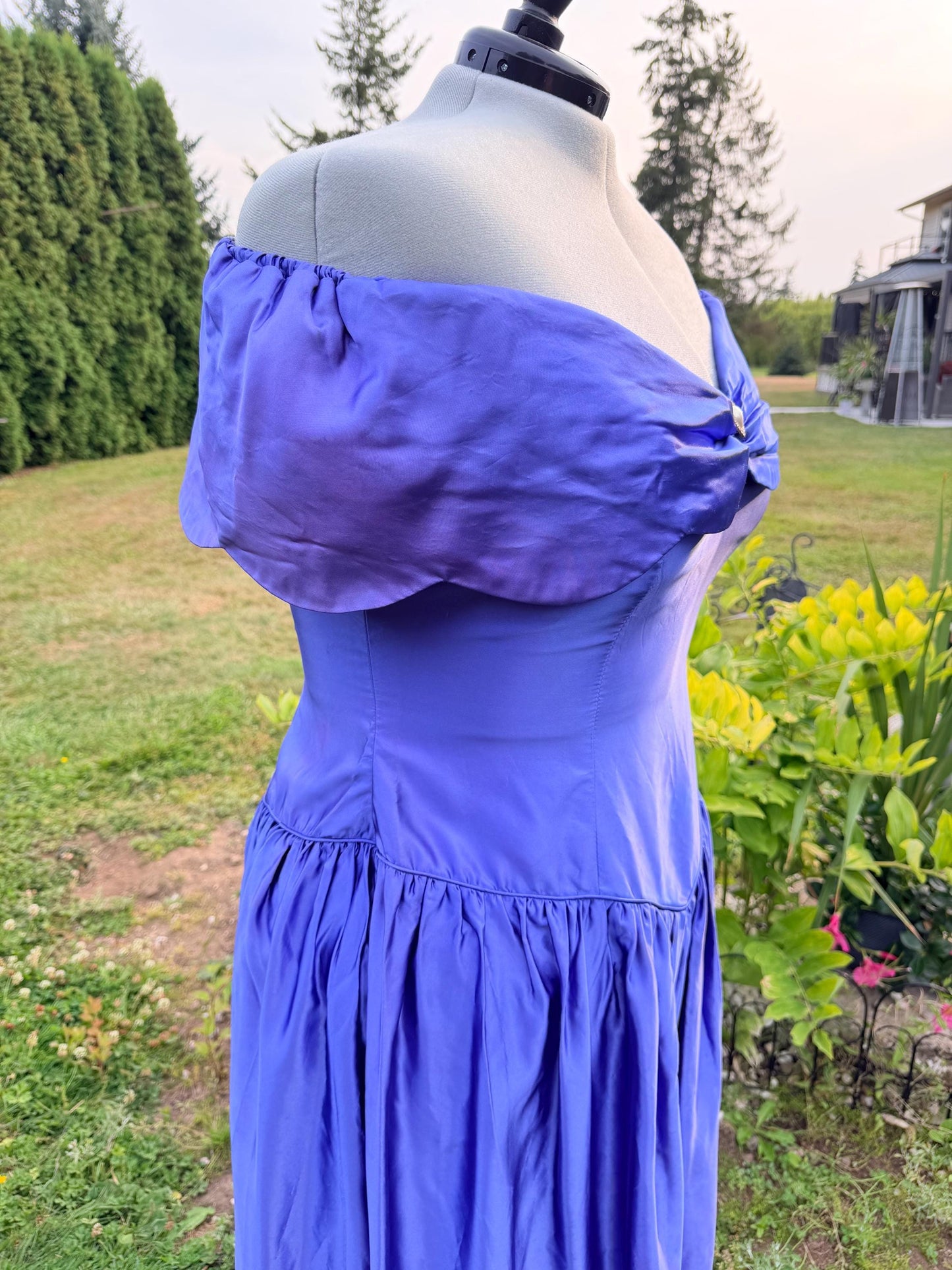 Vintage 1980s Periwinkle Blue Off Shoulder Prom Dress | Plus Size Formal Princess Dress | Basque Waist