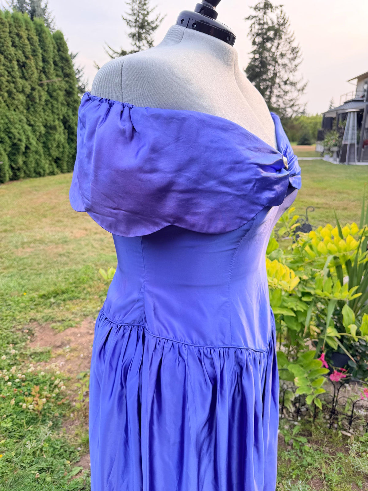 Vintage 1980s Periwinkle Blue Off Shoulder Prom Dress | Plus Size Formal Princess Dress | Basque Waist