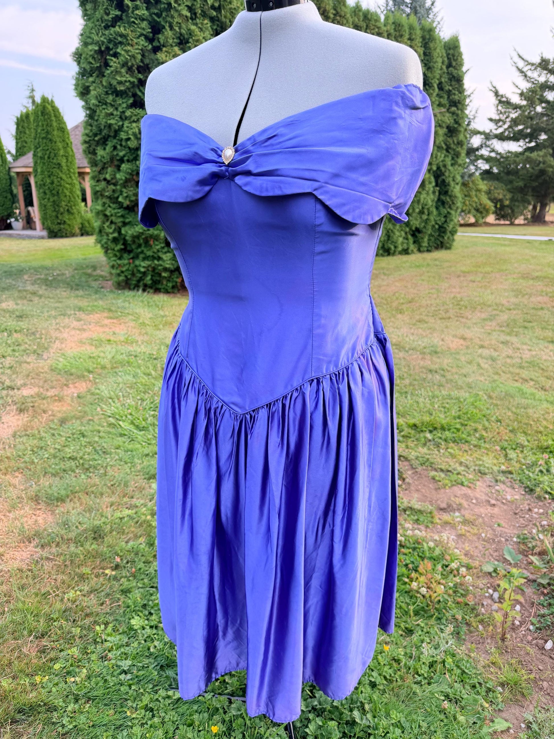Vintage 1980s Periwinkle Blue Off Shoulder Prom Dress | Plus Size Formal Princess Dress | Basque Waist