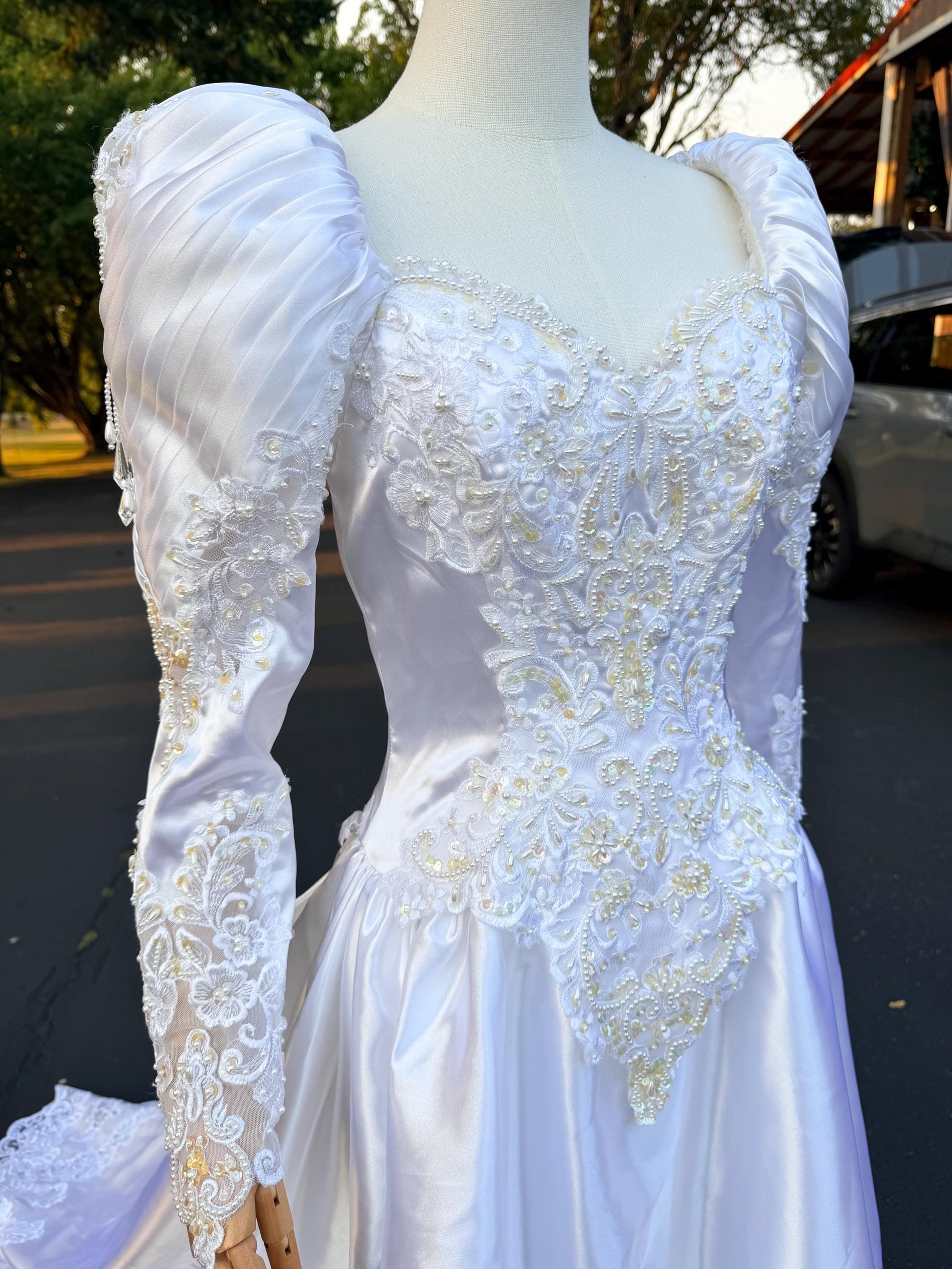 Puff Sleeve Bridal Gown with Beaded Lace Satin Princess Wedding Dress