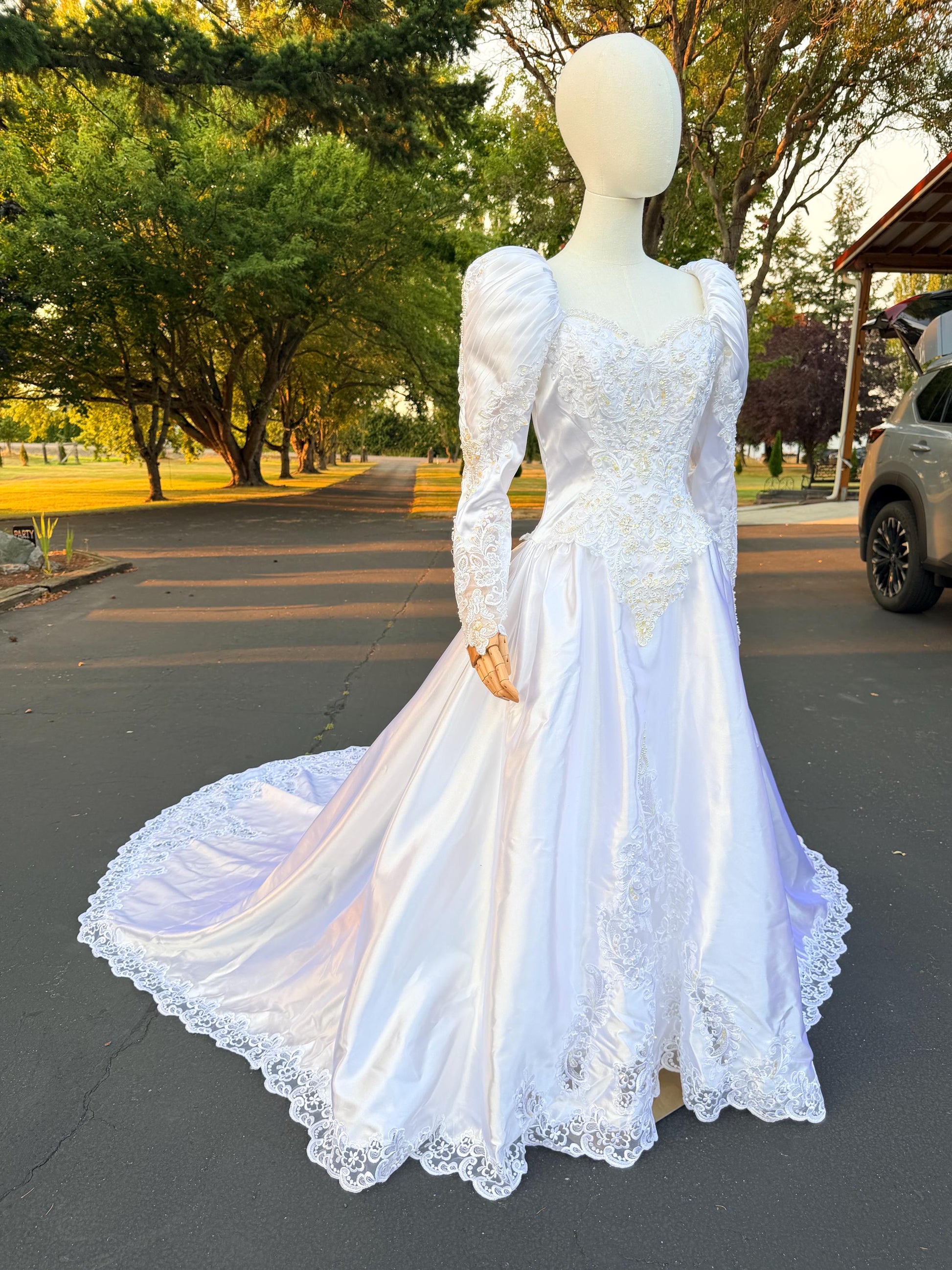 Puff Sleeve Bridal Gown with Beaded Lace Satin Princess Wedding Dress