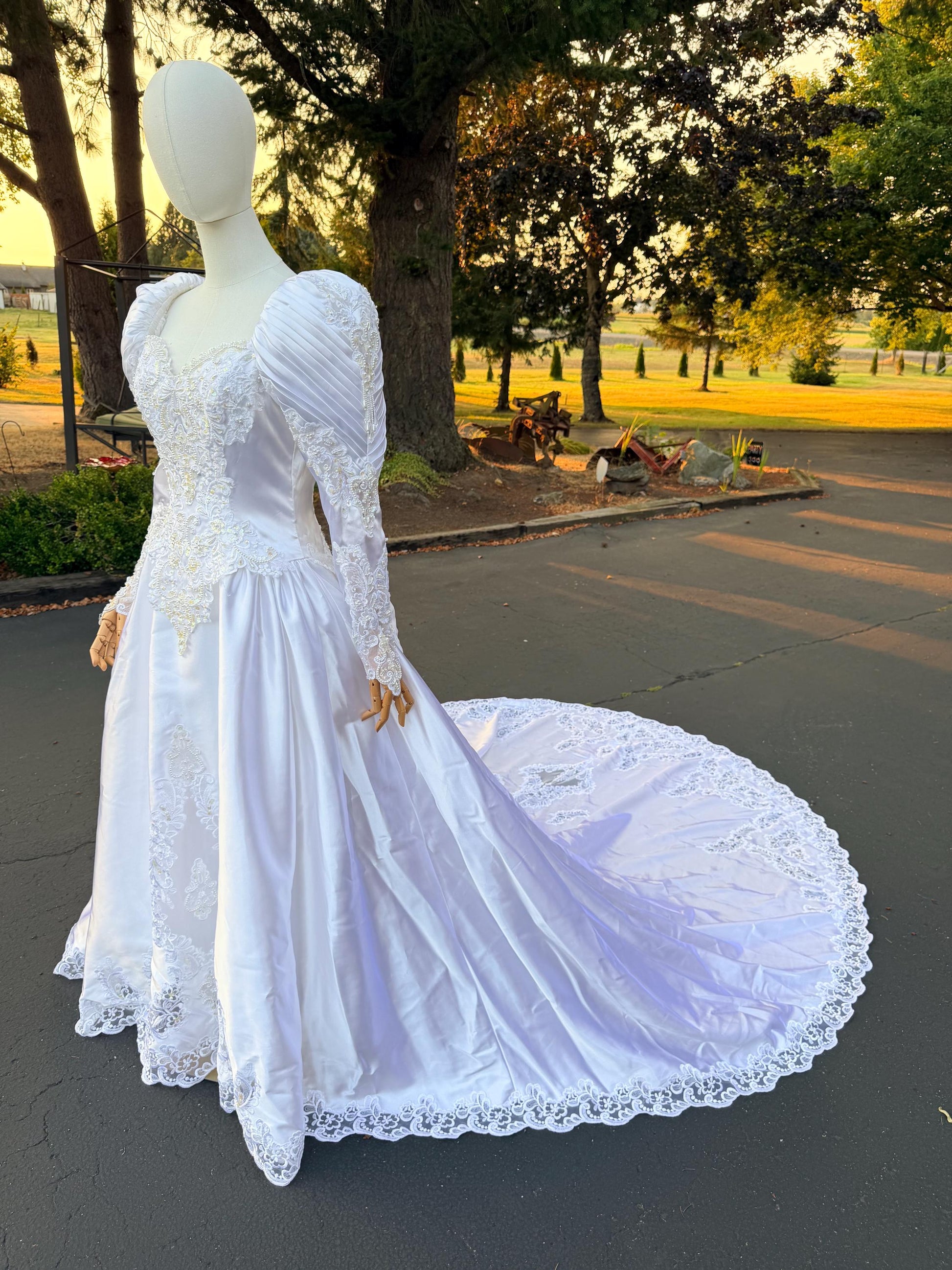 Puff Sleeve Bridal Gown with Beaded Lace Satin Princess Wedding Dress